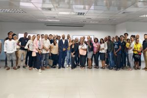 Más de 100 Mipymes y emprendedores se capacitan en uso de Inteligencia Artificial para el marketing digital