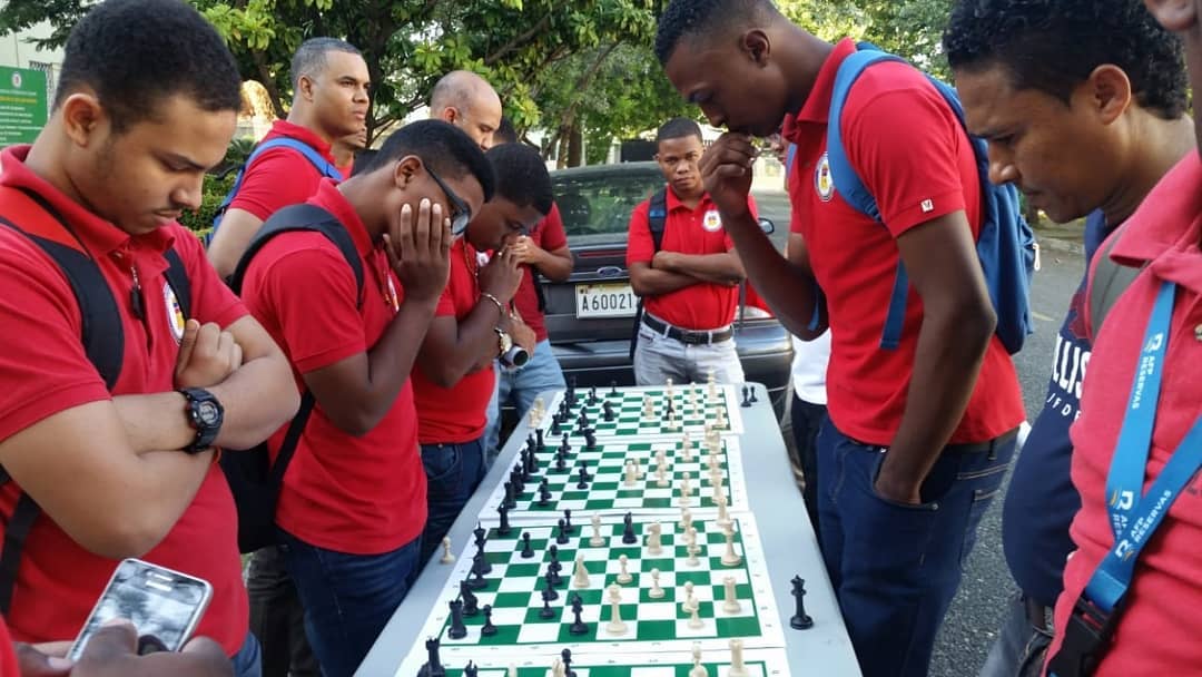 Estudiantes del Centro de Idiomas Loyola participan en actividades deportivas