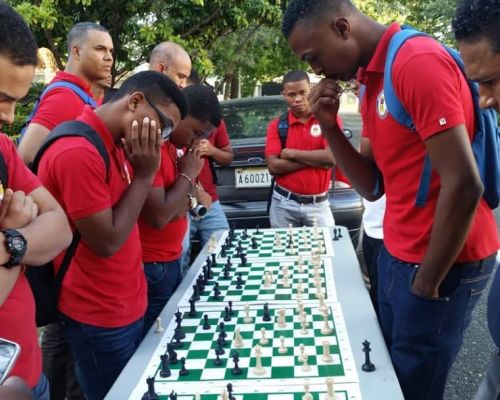 Estudiantes del Centro de Idiomas Loyola participan en actividades deportivas