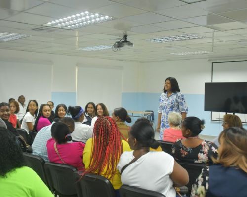 Imparten taller sobre higiene e inocuidad de los alimentos