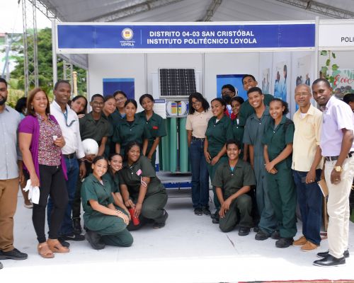 Estudiantes de Loyola participan en Congreso Internacional con proyecto de energías renovables