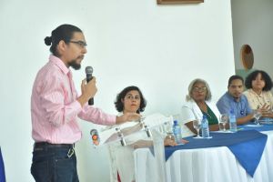 Biblioteca del IPL pone en circulación el libro Crónicas de una oveja negra