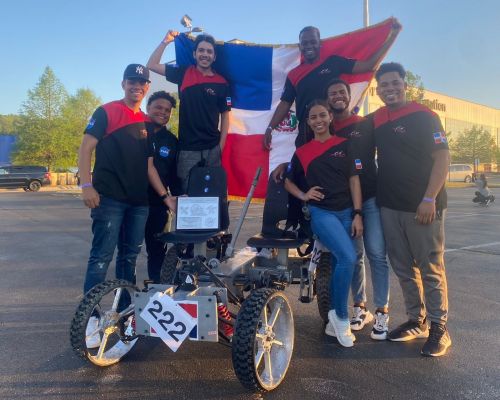 Estudiantes de Loyola triunfan en la NASA con innovador diseño de un rover