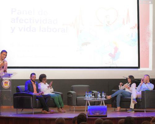  Estudiantes de Secundaria participan en panel “Afectividad y vida laboral”