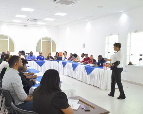 IPL y Unibe organizan taller para fortalecen el liderazgo de esta institución 